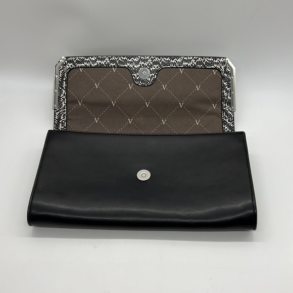 VINCE CAMUTO WOMENS BLACK & WHITE LEATHER LULA SNAKE CLUTCH - Picture 16 of 16